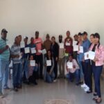 entrega de salario  13 a empleados. 